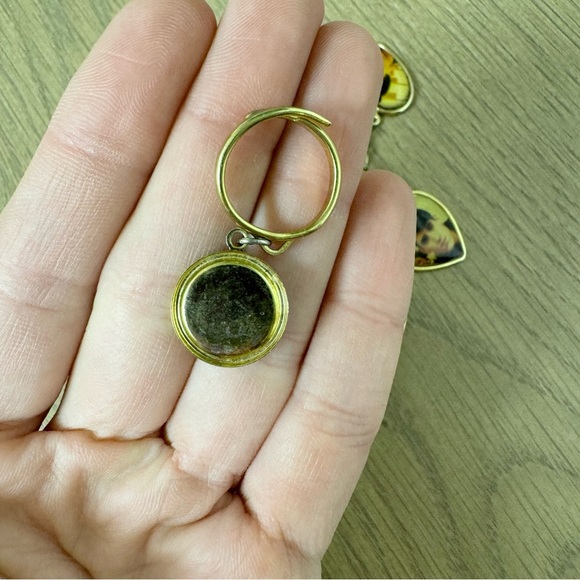 Vintage New Kids on the Block heart picture charm bracelet with matching ring - Picture 3 of 4